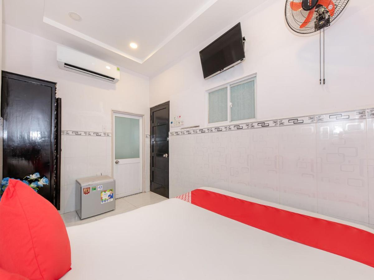 Oyo 828 Hoa Giay Hotel Nha Trang Buitenkant foto
