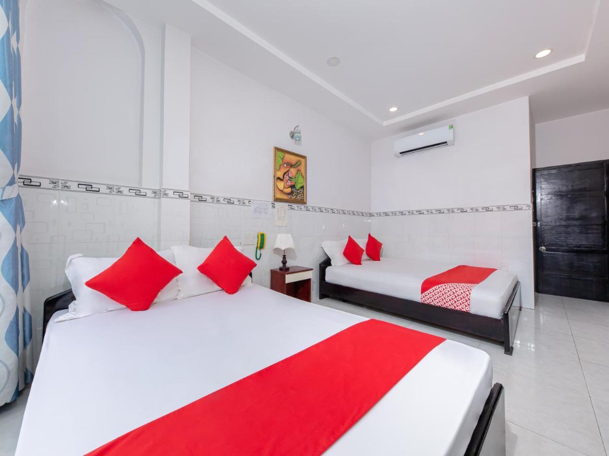 Oyo 828 Hoa Giay Hotel Nha Trang Buitenkant foto